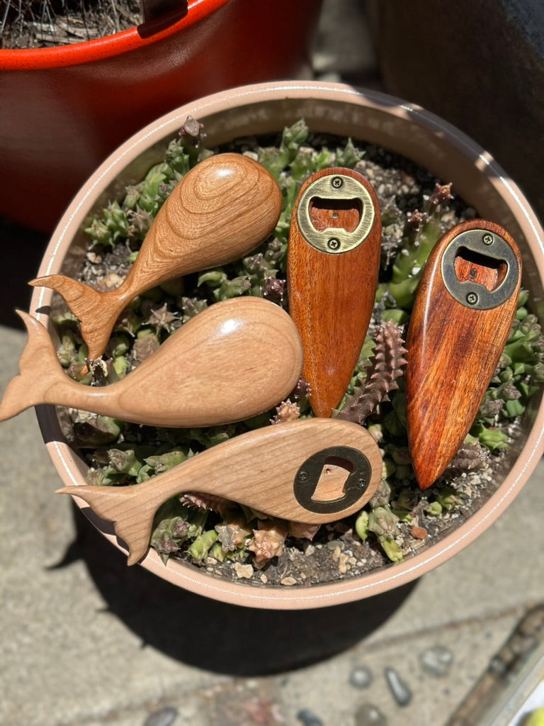Bottle Opener 001 Whale Tale w/ Magnet