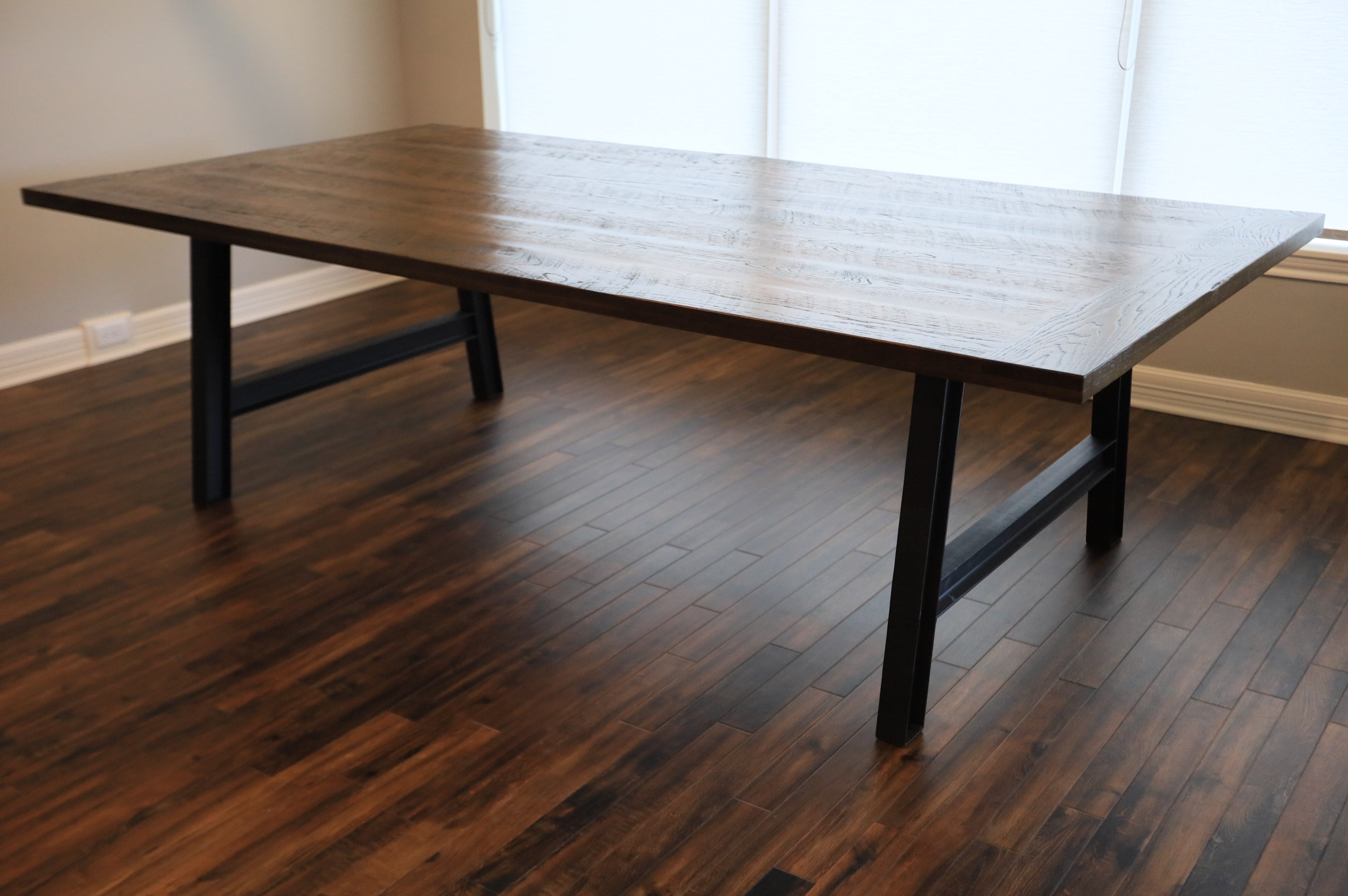 The Strand Table